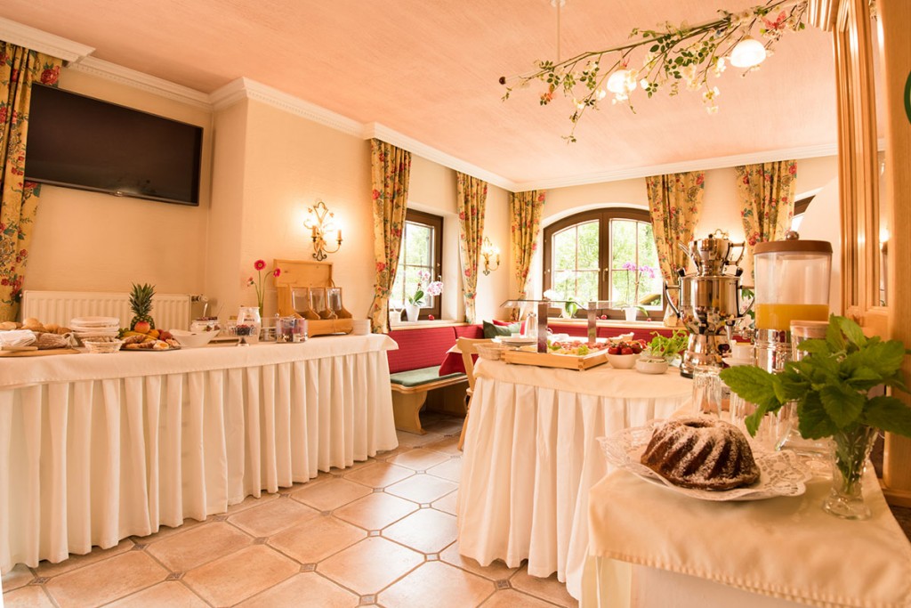 Frühstücksbuffet in der Pension Firn Sepp in Mauterndorf