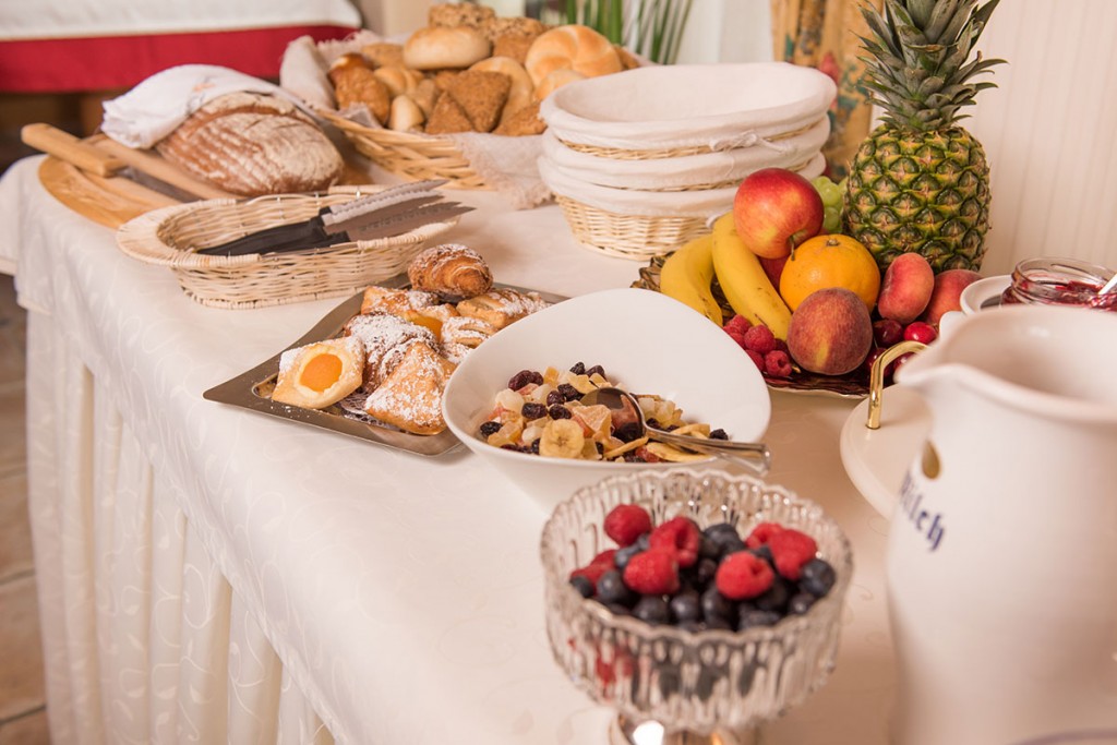 Frühstücksbuffet in der Pension Firn Sepp in Mauterndorf