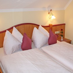 Pension Firn Sepp – Ferienwohnungen – Mauterndorf – Salzburger Land – Ferienwohnung Gartenblick