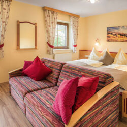Ferienwohnung Gartenblick – Pension Firn Sepp, Ferienwohnungen in Mauterndorf